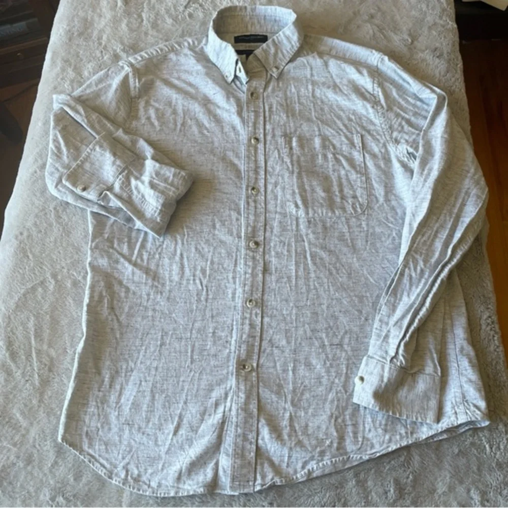 Banana Republic Men's Long Sleeve Button-Down Shirt - Light Gray untucked fit